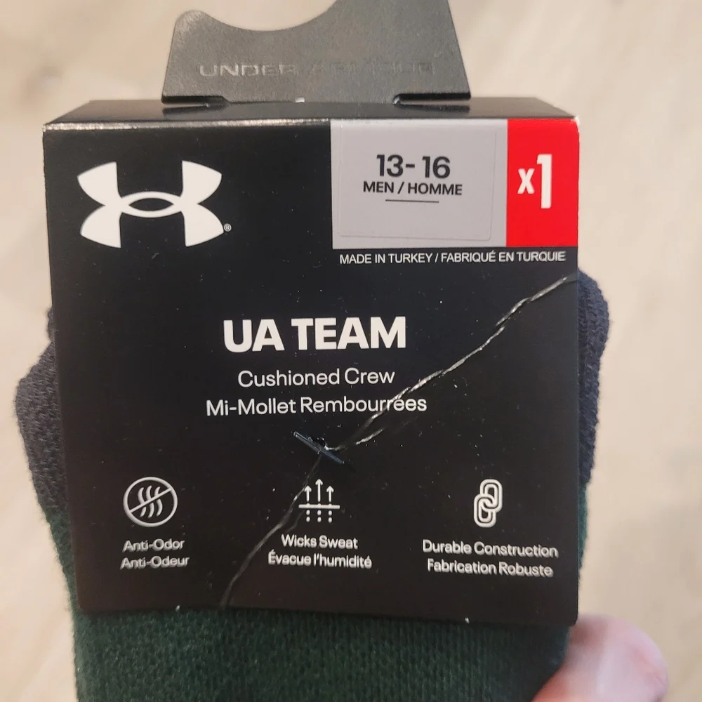 Under Armour UA Team Green Crew Socks Sz 13-16